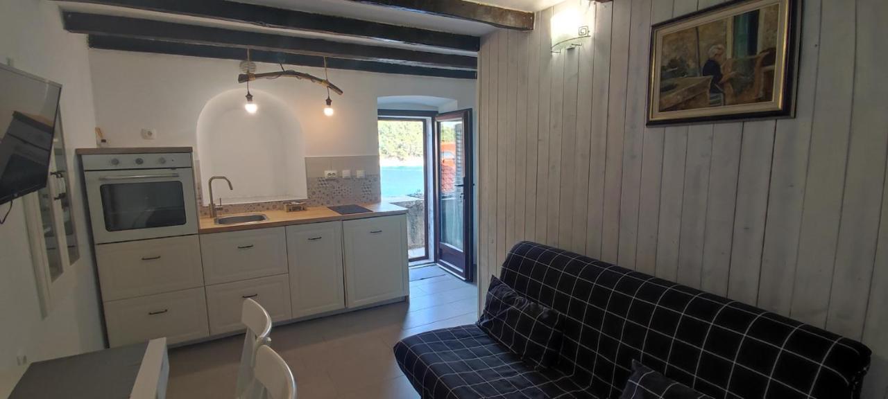 Apartment Desanti Valun Eksteriør billede